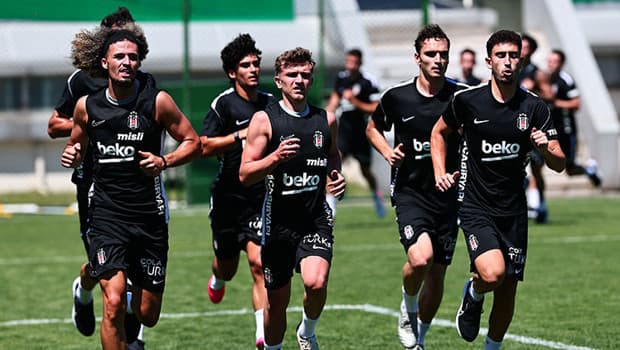 Beşiktaş, Yeni Sezon Hazırlıklarını Yoğun Çift Antrenmanla Sürdürdü