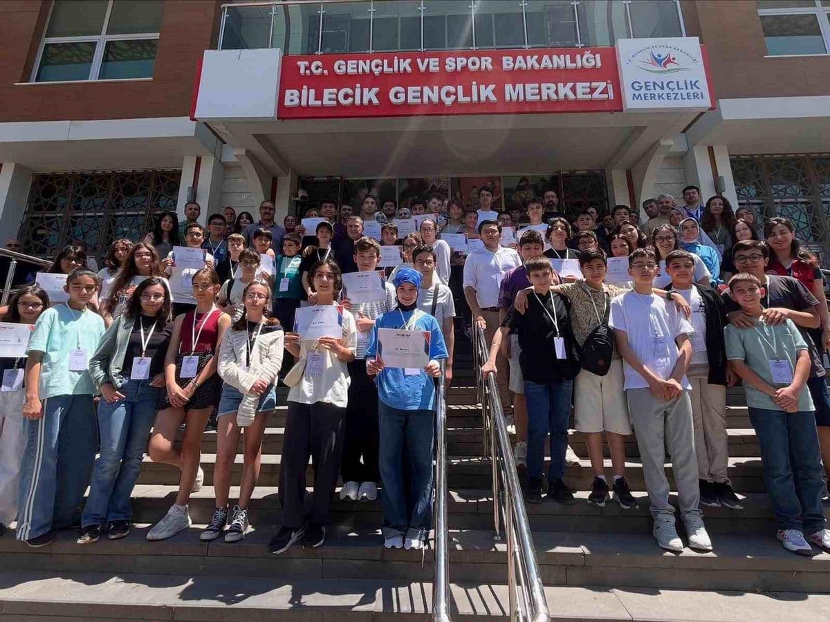 Bilecik'te DENEYAP Şenliği: Gençler Teknoloji Projeleriyle Geleceğe Yön Veriyor
