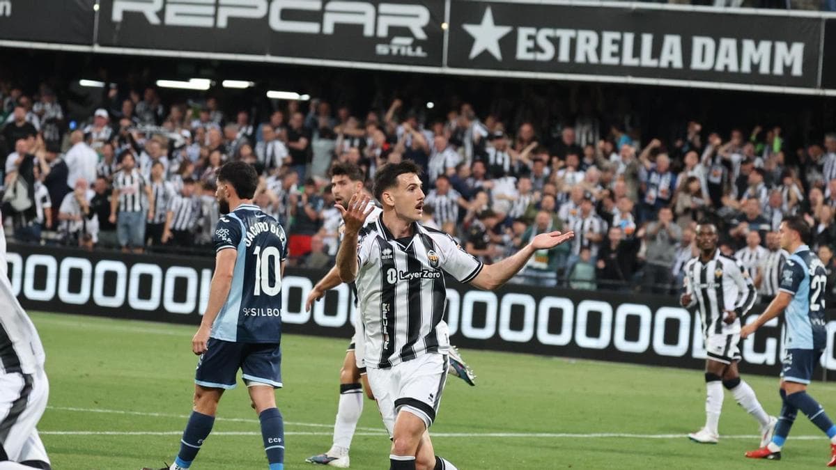 CD Castellón'da Agustin Sienra İmzayı Attı: Gelecek 2029'a Kadar Güvende