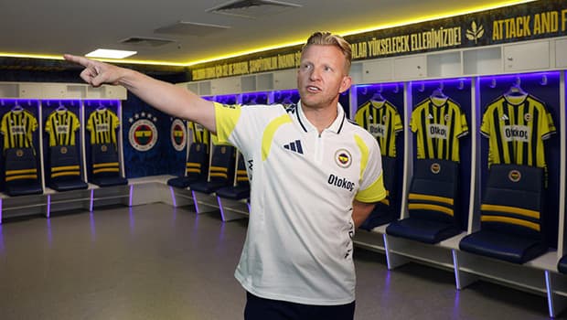 Dirk Kuyt'tan Fenerbahçe'de Başarı Vurgusu: Sarı-Lacivertli Hedeflere İşaret