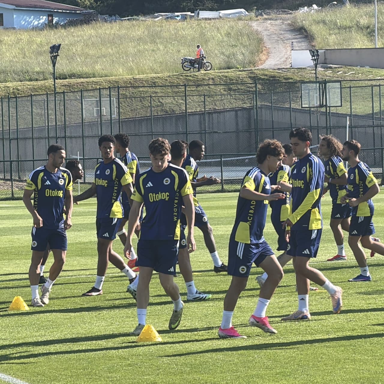 Fenerbahçe'de Sezon Hazırlıkları: Talisca ve Asensio Takımla Çalışmalara Başladı