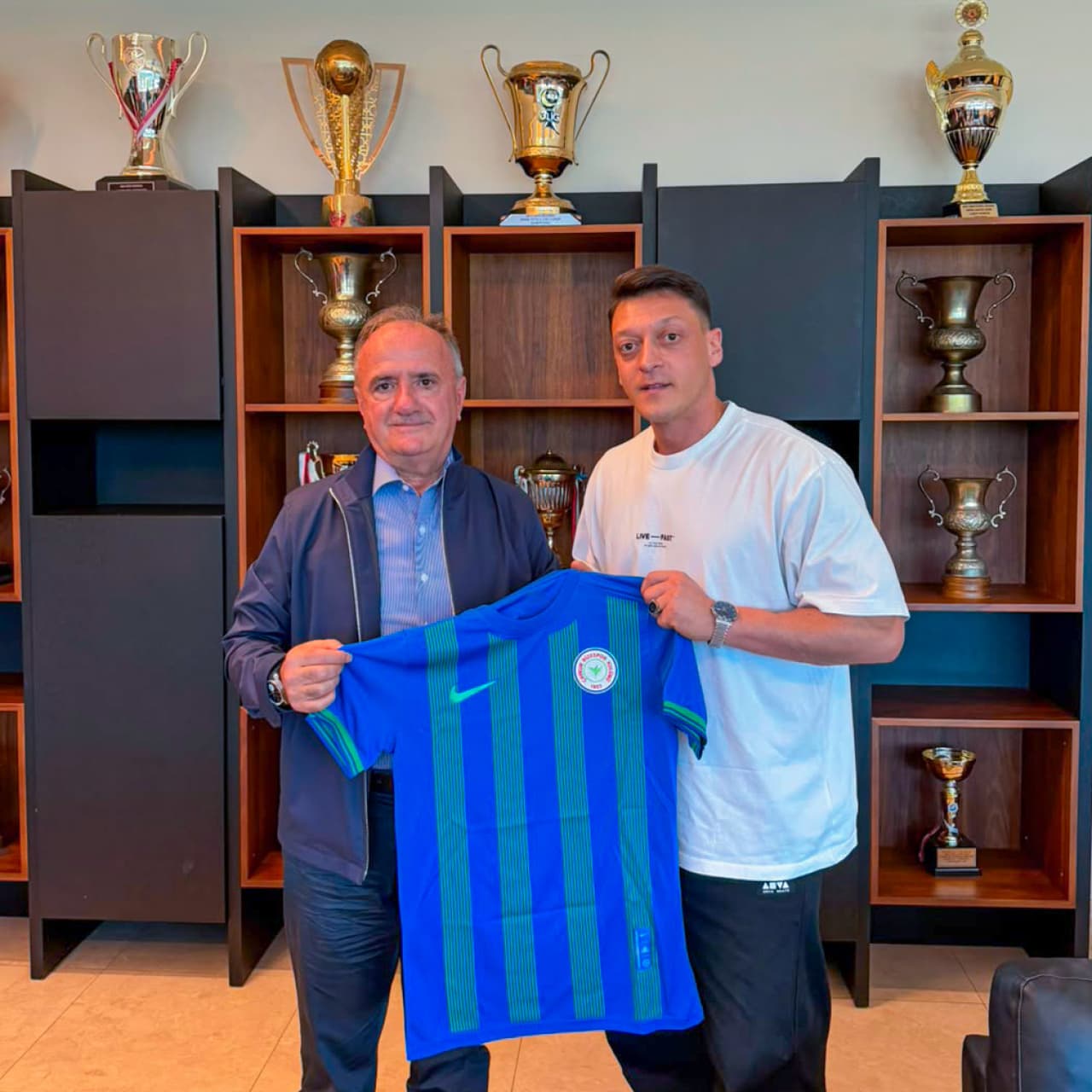 Çaykur Rizespor'dan Altyapıda Dev Hamle: Mesut Özil ile Akademi İş Birliği