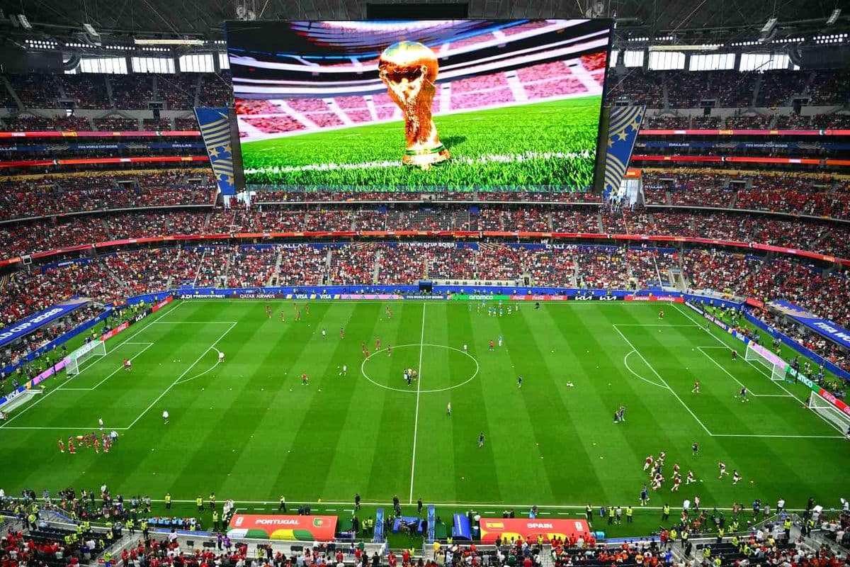 2026 FIFA Dünya Kupası'nda Çeyrek Final Heyecanı Başladı: Ev Sahipleri Turnuvaya Veda Etti