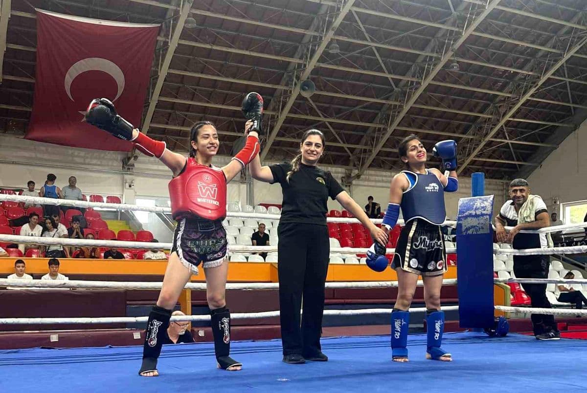 Akhisar'daki Muaythai Şampiyonasında Manisa Zirveye Çıktı: Bölgesel Rekabetin Yüksek Adrenalinli Mücadelesi