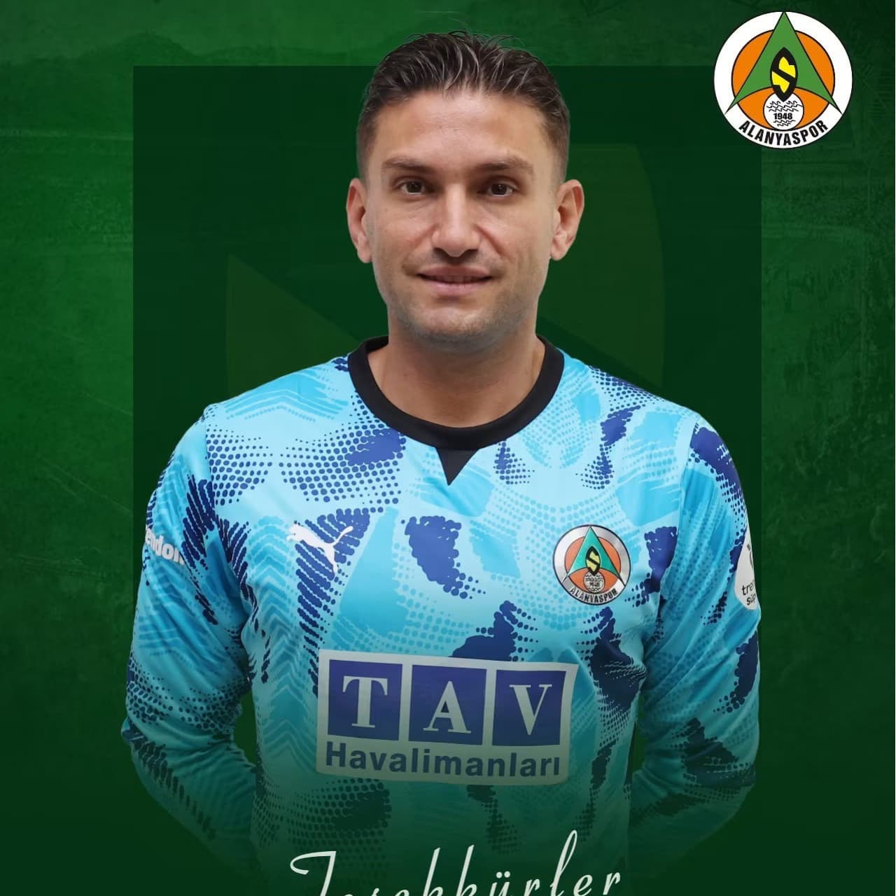 Alanyaspor'da İki Önemli Oyuncunun Sözleşmeleri Sona Erdi: Yeni Sezon Öncesi Kadro Değişimi
