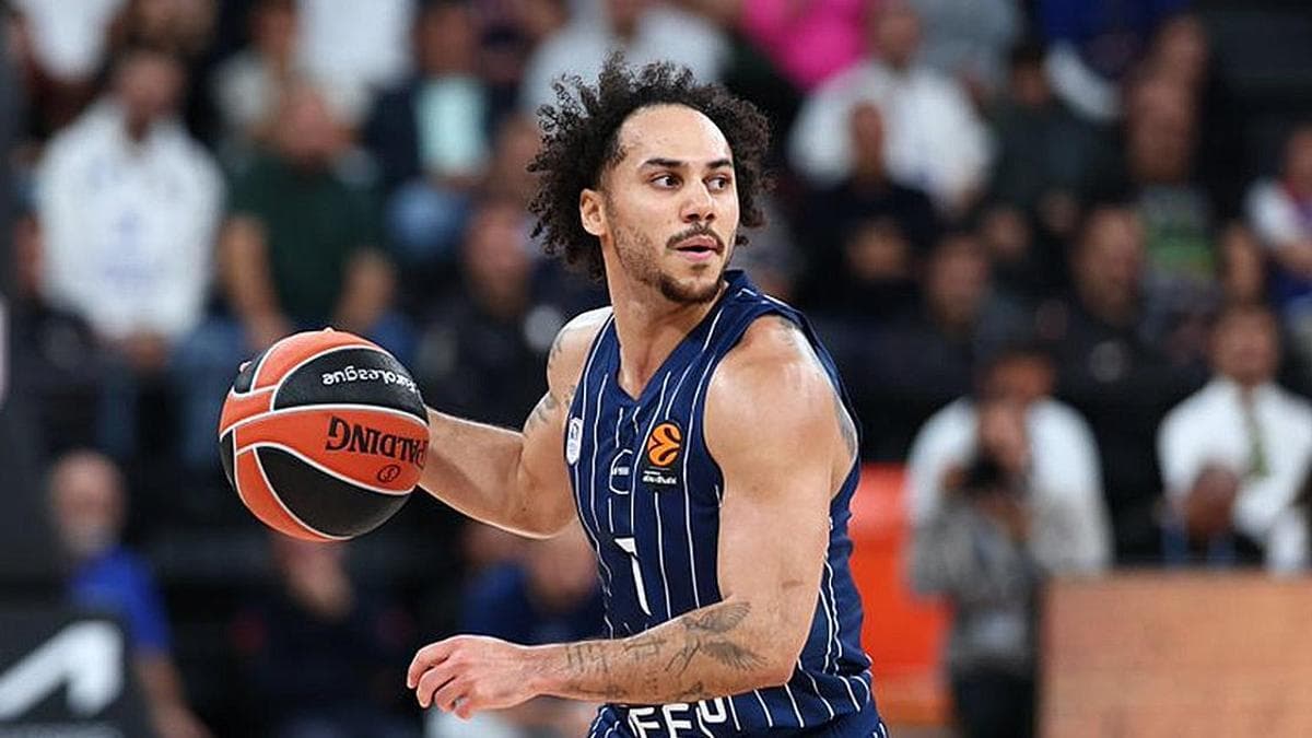 Anadolu Efes, Yıldız Oyuncu Shane Larkin'e Veda Etti: Yeni Adresi Gündemde