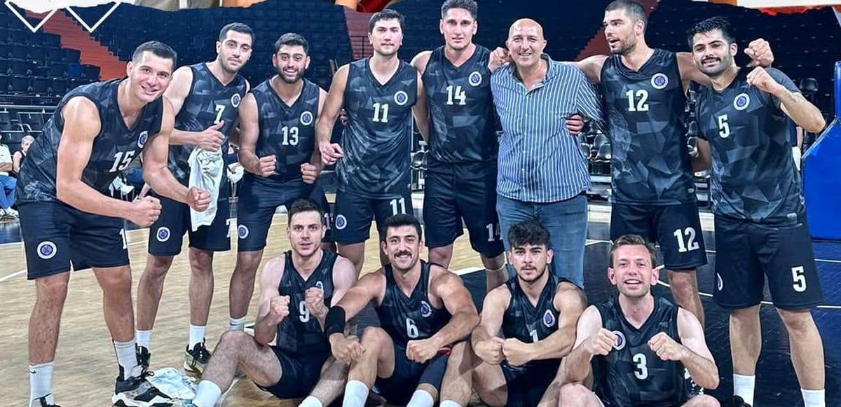 Atatürk Üniversitesi Basketbol Takımları ÜNİLİG'de Çifte Başarıyla Zirveye Çıktı