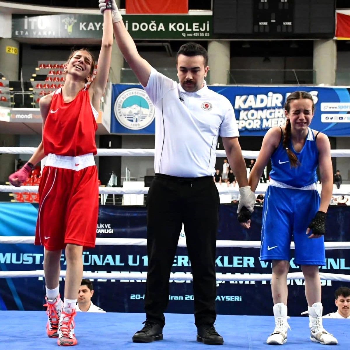 Aydınlı Genç Boksör Vesile Yağmur Yılmaz, U-15 Türkiye Şampiyonu Unvanını Kazandı