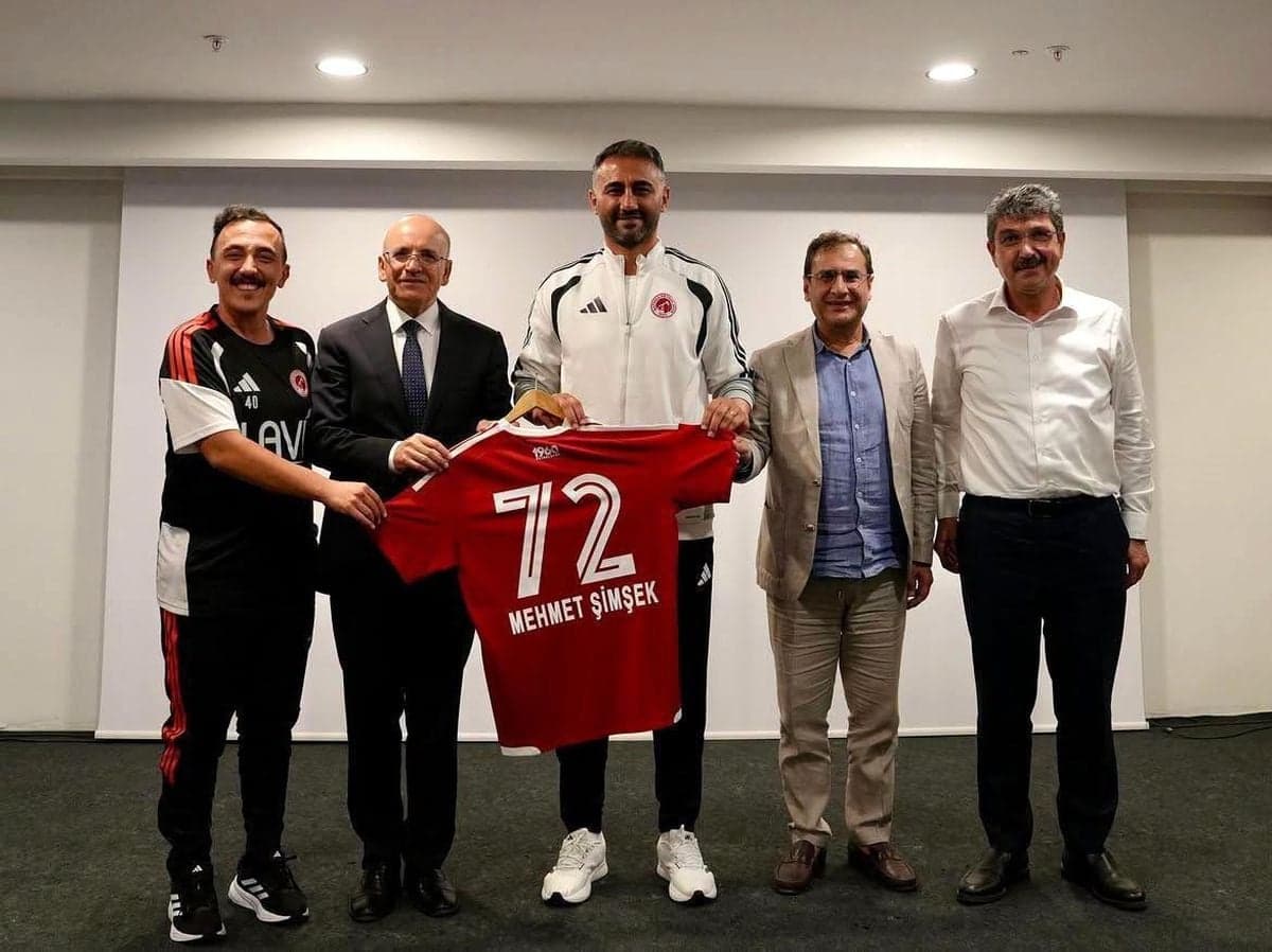 Bakan Şimşek'ten Batman Petrolspor'a Bolu Kampında Moral Desteği: Trendyol 1. Lig Öncesi Önemli Ziyaret