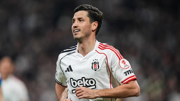 Beşiktaş'ta Üç Önemli Ayrılık: Salih Uçan, Kristjan Asllani ve Jota Silva Yollarını Ayırdı