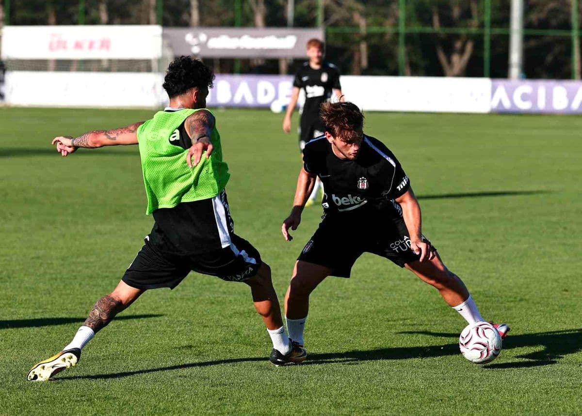 Beşiktaş'ta Vincenzo Italiano Dönemi Hız Kesmiyor: Slovakya Kampı Öncesi Yoğun Çift Antrenman Mesaisi