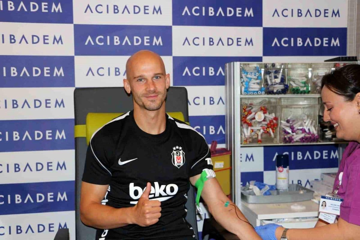 Beşiktaş'ta Yeni Sezon Hazırlıkları Hız Kesmeden Devam Ediyor: Futbolcular Sağlık Kontrollerinden Geçti