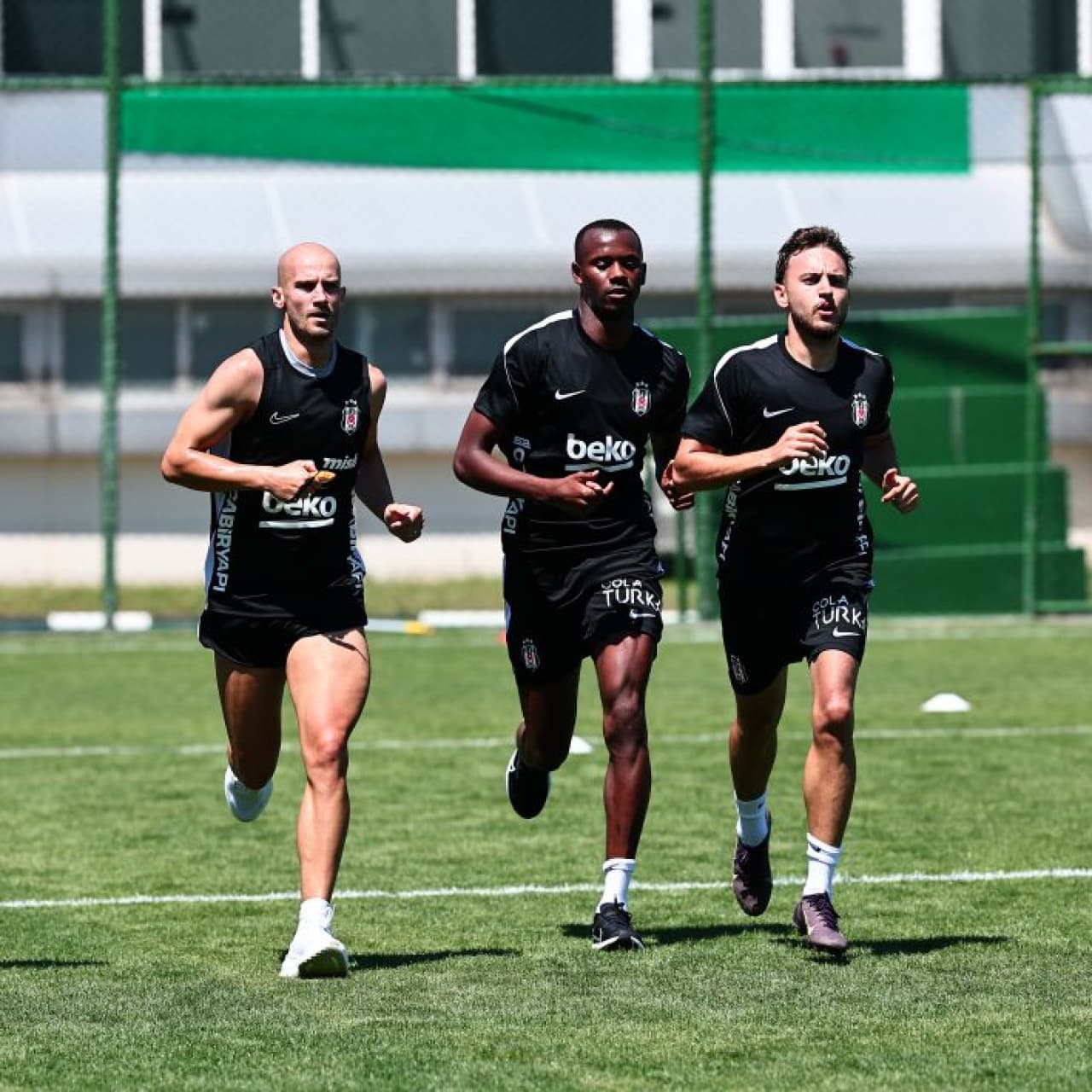 Beşiktaş Yeni Sezon Hazırlıklarını BJK Nevzat Demir Tesisleri'nde Sürdürüyor