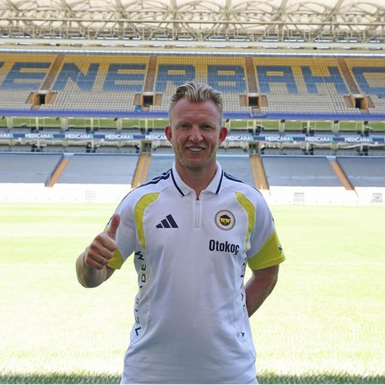 Dirk Kuyt, Fenerbahçe'ye Yardımcı Antrenör Olarak Dönüşünü Değerlendirdi: Yüksek Beklentilere Hazırım