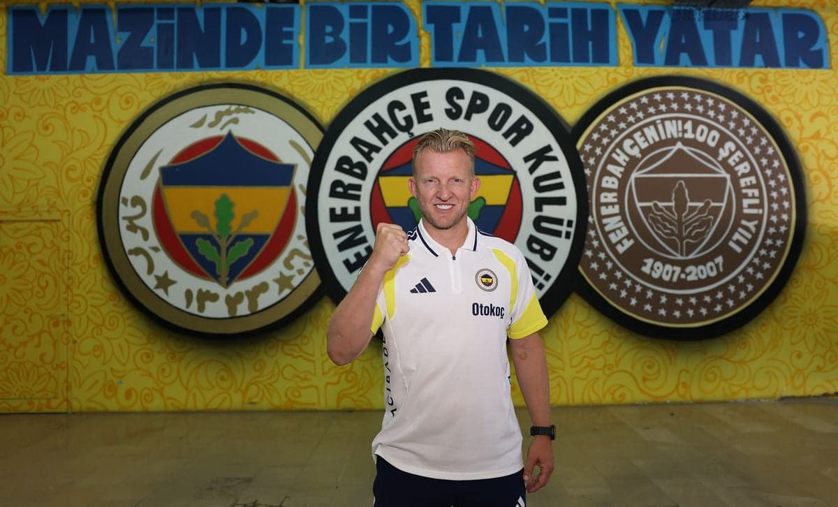 Dirk Kuyt'tan Fenerbahçe Mesajı: Şampiyonluk İnancı ve Yüksek Beklentiler