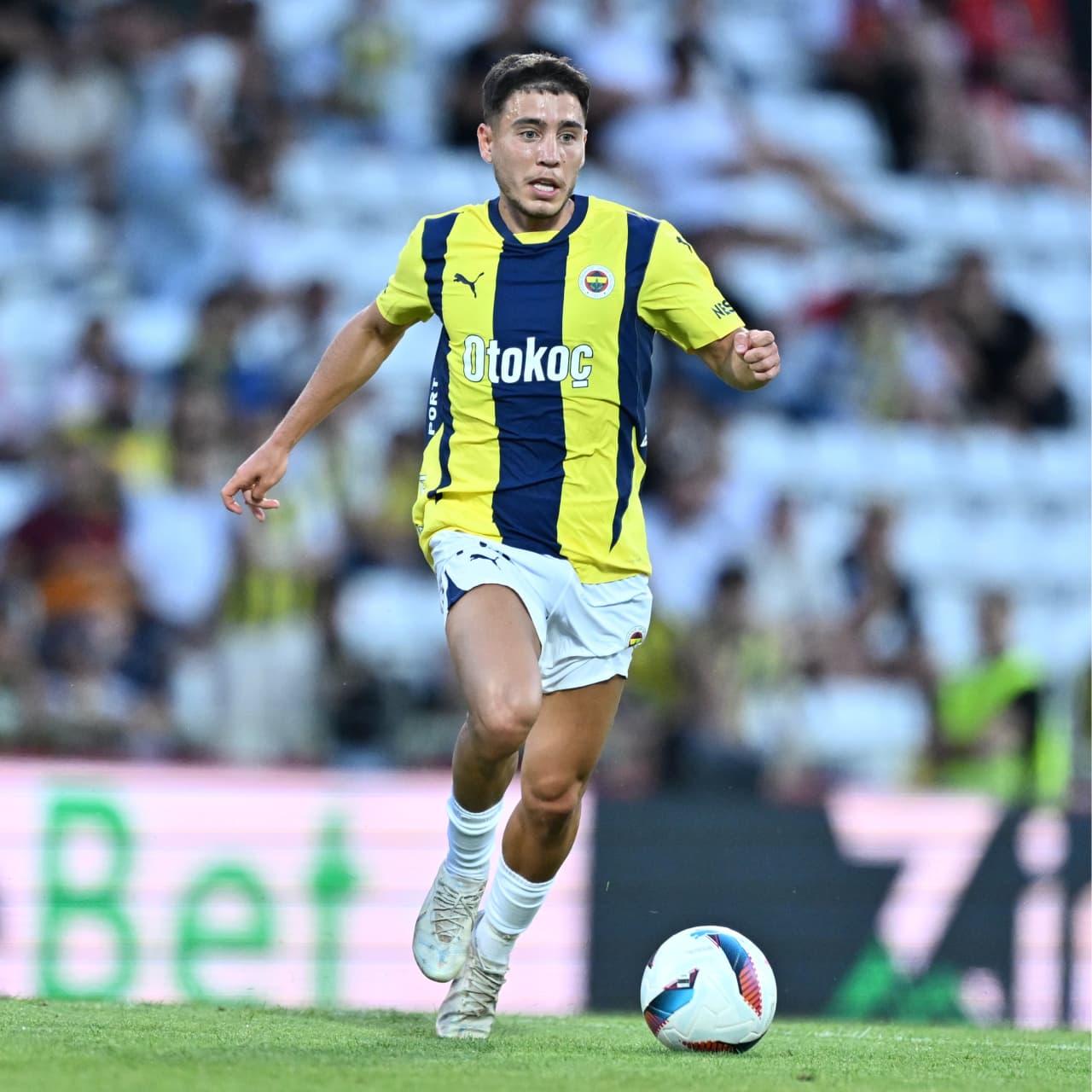 Emre Mor, Fenerbahçe Ayrılığı Sonrası Hollanda'da Yeni Bir Başlangıç Arayışında: NEC Nijmegen ile Deneme Antrenmanları Başlıyor