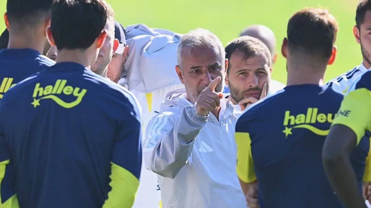 Fenerbahçe'de Hücum Hattına Gizemli Takviye: Sürpriz İsim Gündemde