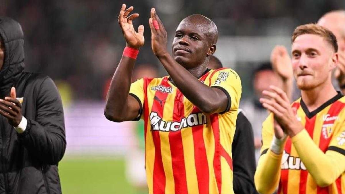 Fenerbahçe'den Malang Sarr Transferinde Yeni Hamle: Teklif Yükseltildi, Pazarlıklar Sürüyor