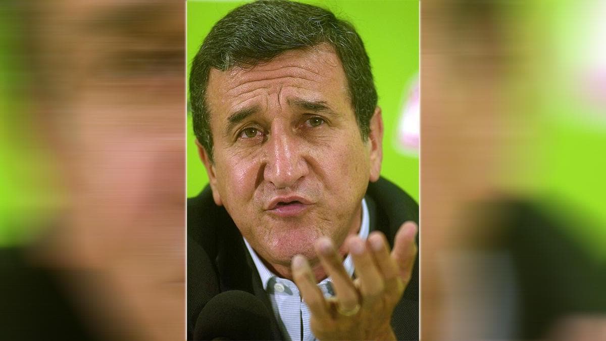 Fenerbahçe'nin Eski Hocası Carlos Alberto Parreira Entübe Edildi: Futbol Camiası Yasta