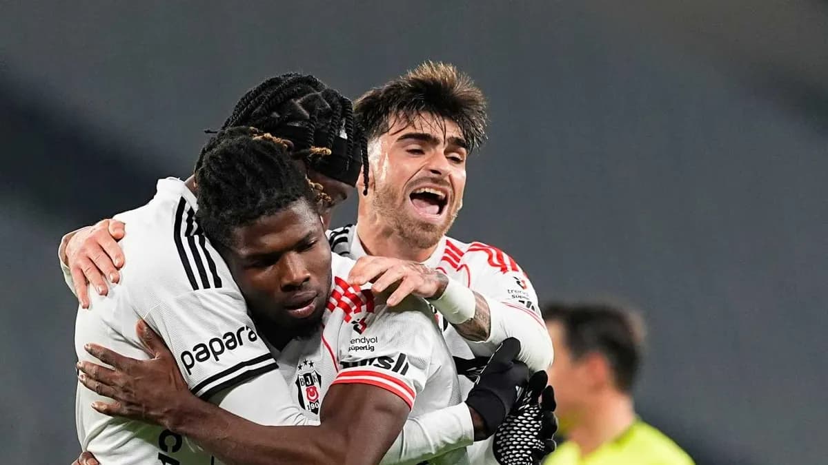 Fenerbahçe'nin Transfer Gündeminde Eski Beşiktaşlı Yıldız İddiası