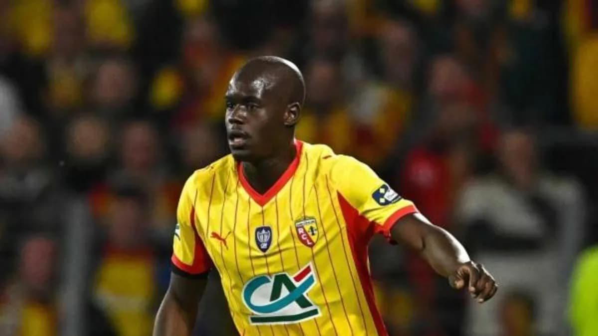 Fenerbahçe, Stoper Rotasında Malang Sarr'a Odaklandı: Dev Teklif İddiaları Gündemde