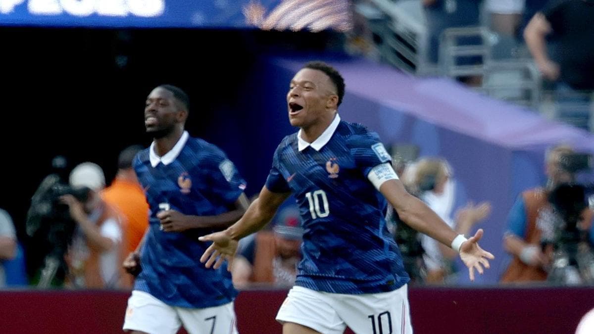FIFA 2026 Dünya Kupası: Fransa, Kylian Mbappe'nin Dublesiyle İsveç Engelini 3-0 Aşarak Son 16'da