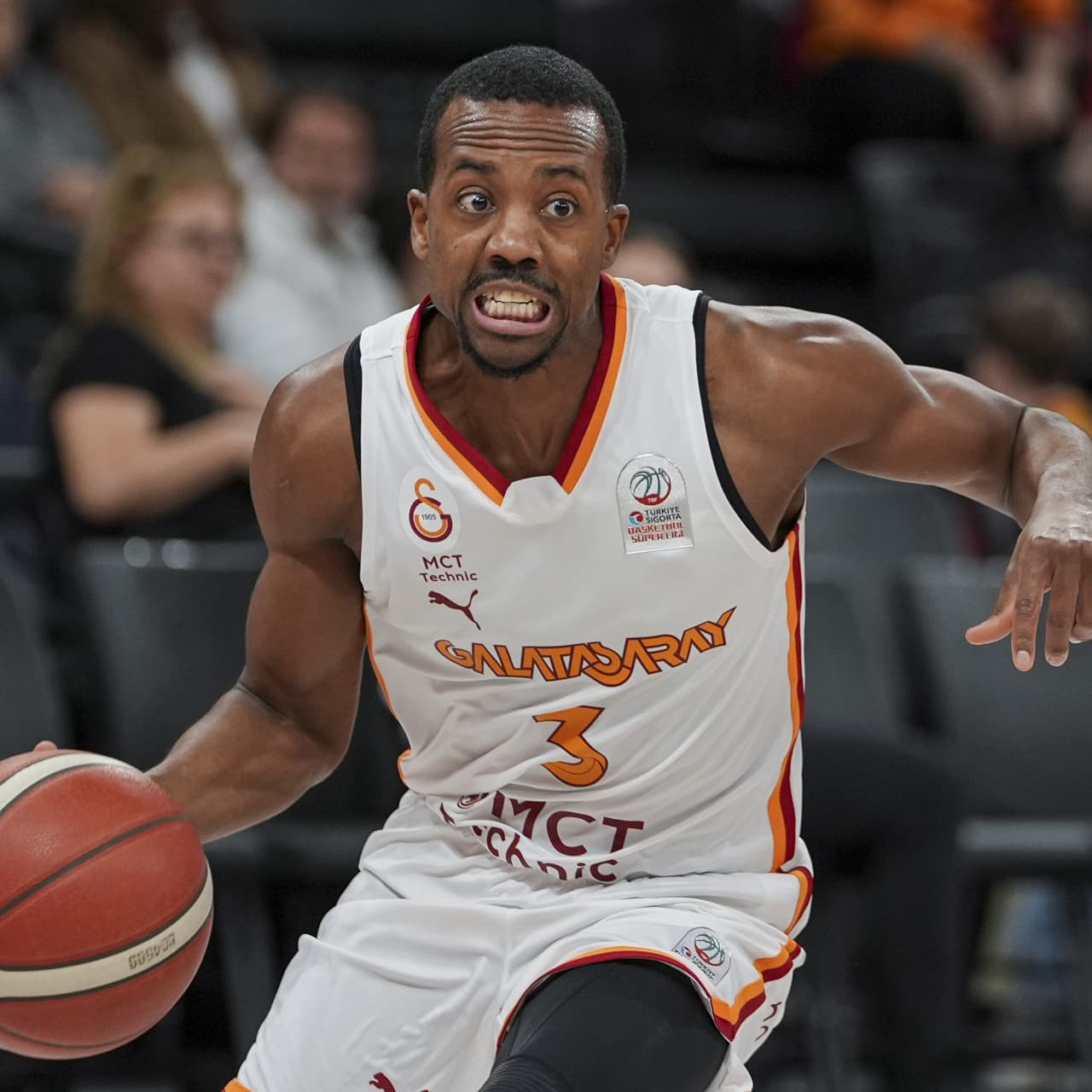 Galatasaray Basketbol'dan Resmi Açıklama: Errick McCollum ile Yollar Ayrıldı