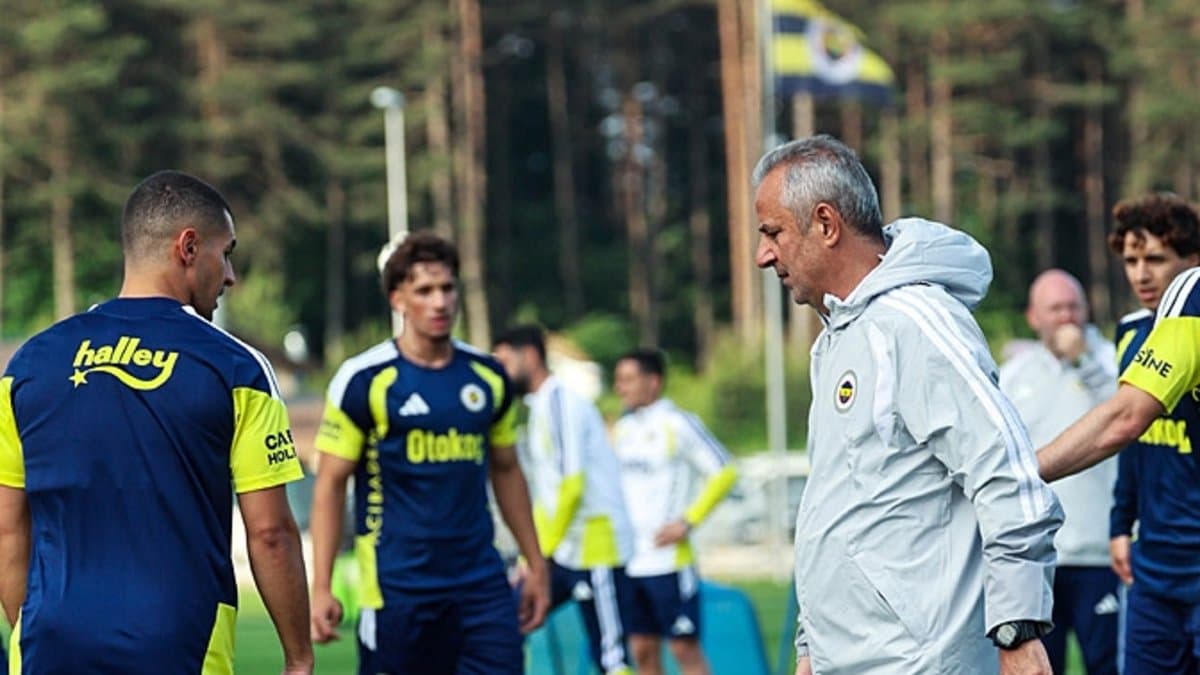 İsmail Kartal'dan Fenerbahçe Kadrosuna Dair Net Açıklama: Kahveci ve Oosterwolde Takımda Kalıyor