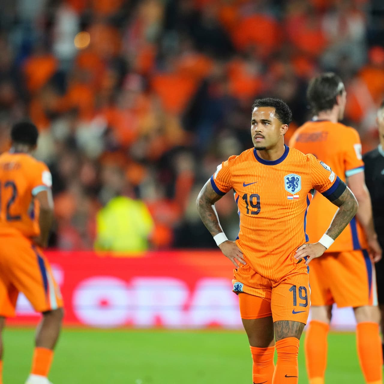 Kluivert Ailesinin Penaltı Kaderi: Baba ve Oğul, 26 Yıl Sonra Aynı Tarihte Hollanda'yı Yarı Yolda Bıraktı