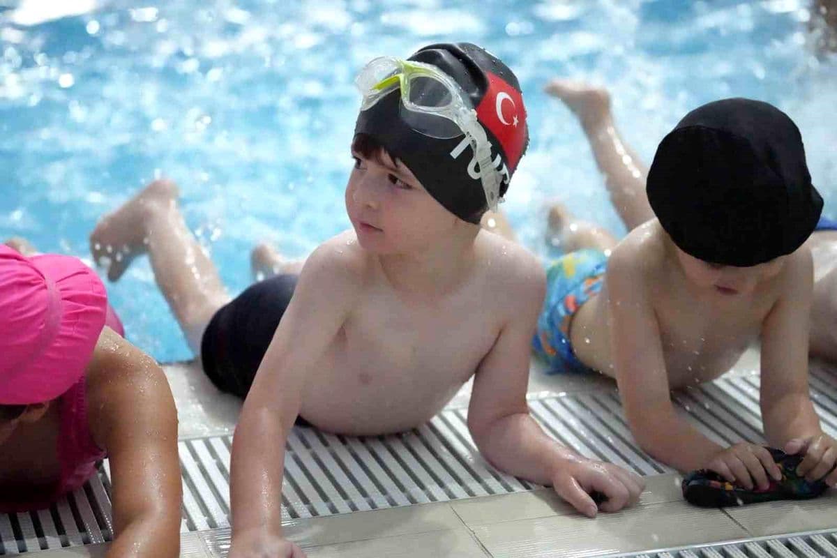 Muğla'da Yüzme Bilmeyen Kalmasın Projesi Tüm Hızıyla Sürüyor: Gençler ve Çocuklar Su Sporlarıyla Buluşuyor