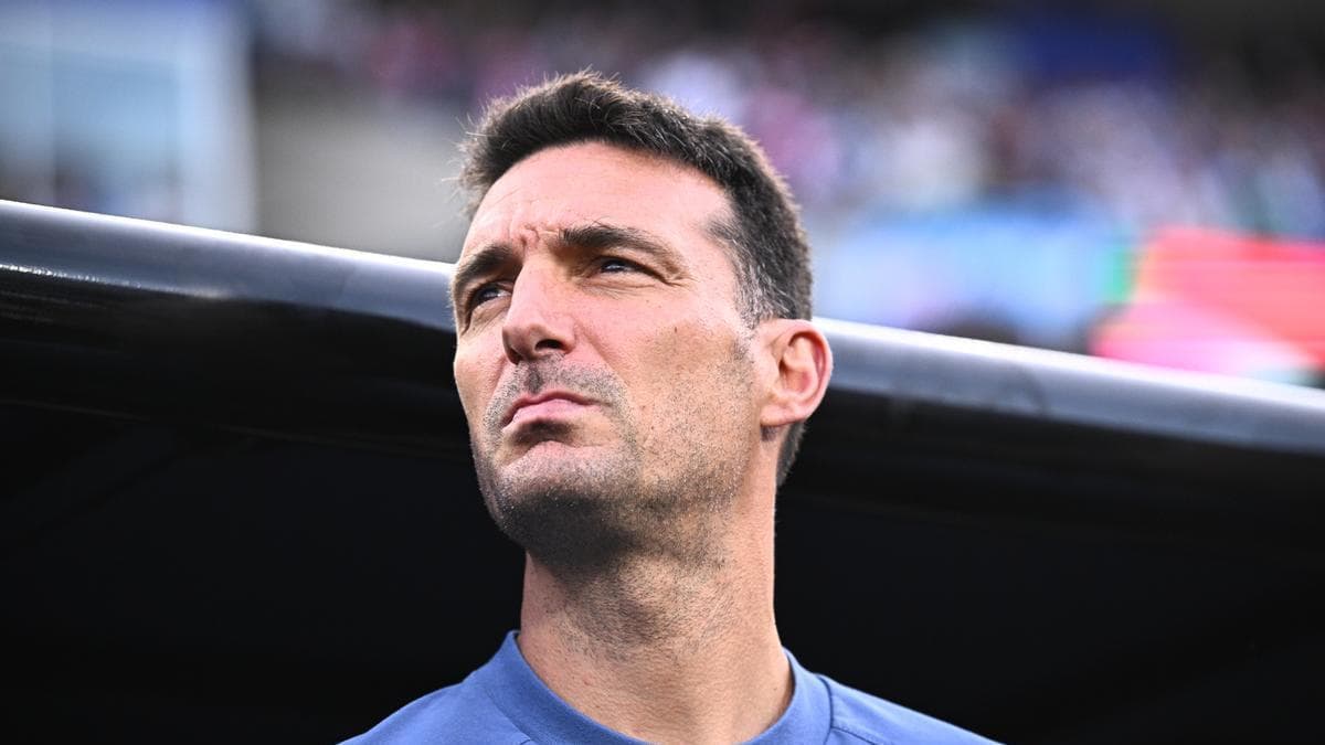 Scaloni'nin Yeşil Burun Adaları Maçı Öncesi Kadro Sırrı: Messi Kesin, Santrafor ve Savunma Belirsiz