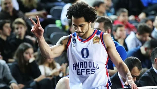 Shane Larkin, Anadolu Efes'ten Fenerbahçe Beko'ya Transfer Oldu: Avrupa Basketbolunda Büyük Hamle