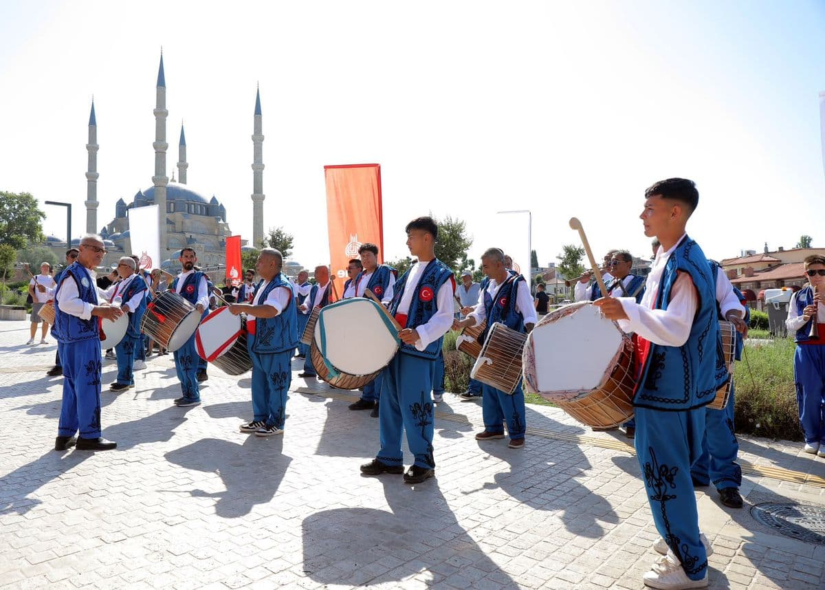 Tarihi Kırkpınar Yağlı Güreşleri 665. Kez Davul-Zurna Eşliğinde Başladı
