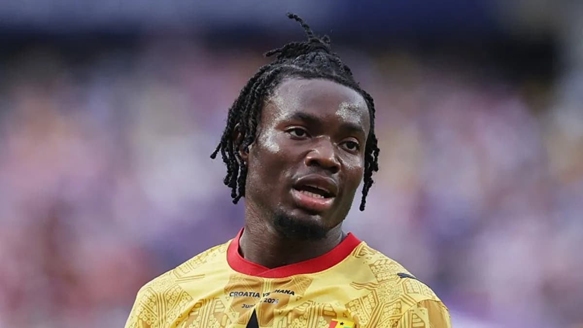 Trabzonspor'da Sağ Kanat Hamlesi Gündemi: Ganalı Oyuncu İddiaları ve Onuachu'nun Menajerinin Rolü