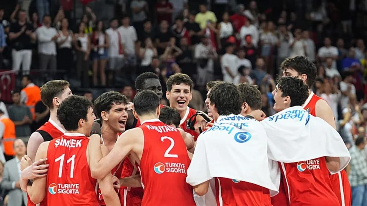 U17 Erkek Basketbol Milli Takımı Son 16'ya Lider Yükseldi: Gençlerin Başarısı Dikkat Çekiyor