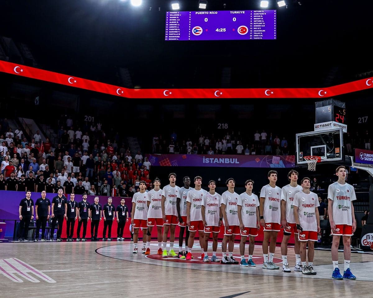 U17 Milli Basketbol Takımı, FIBA Dünya Kupası'nda Grup Birincisi Olarak Son 16'ya Yükseldi