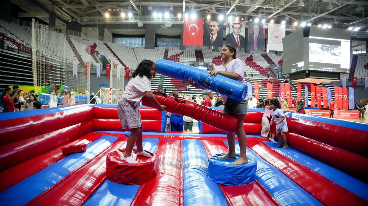 Antalya'da Gençlik ve Spor Bakanlığı Yaz Spor Okulları Kapsamını Genişletti