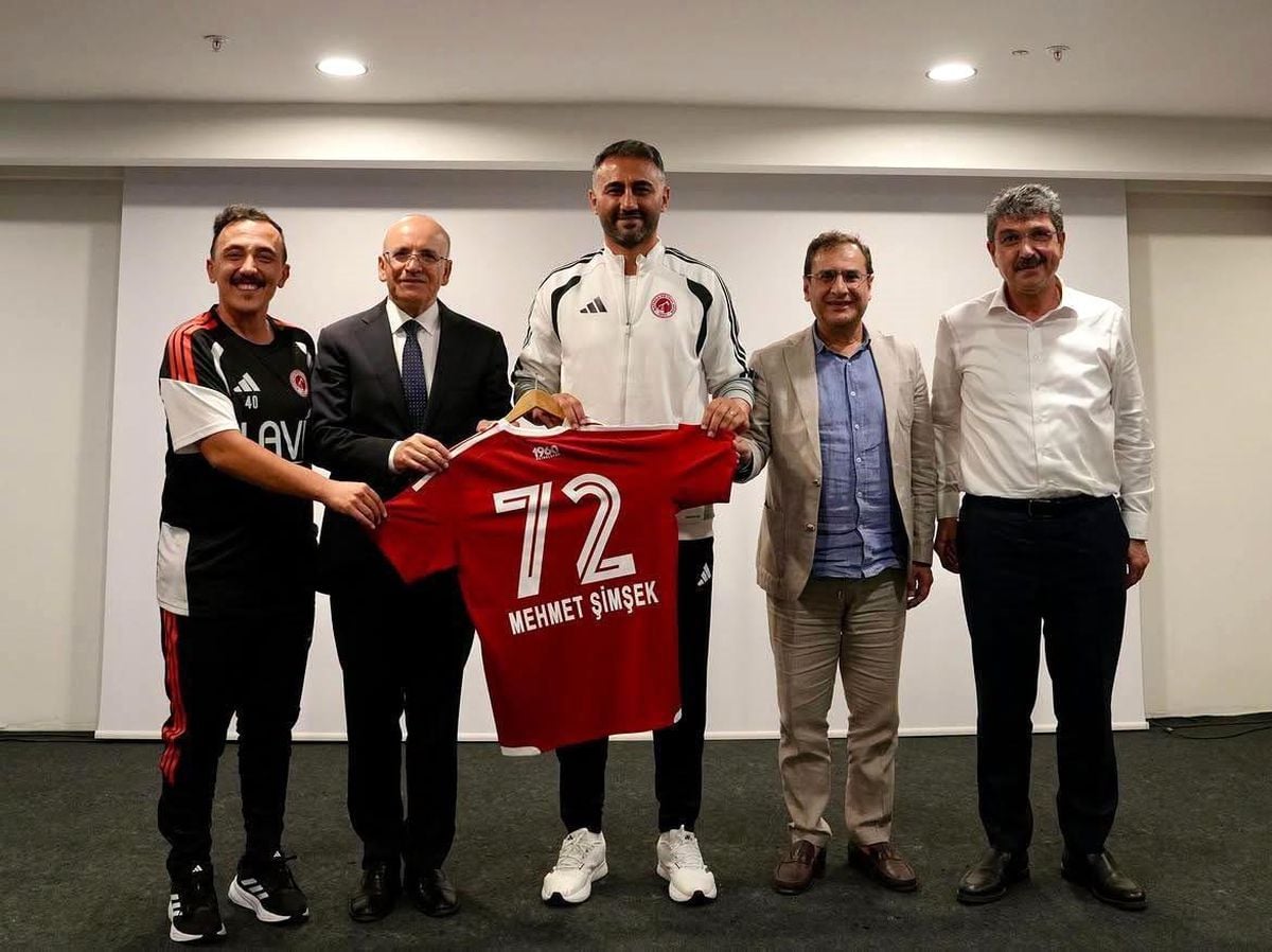 Bakan Şimşek'ten Batman Petrolspor'a Bolu Kampında Moral Desteği: Trendyol 1. Lig Öncesi Önemli Ziyaret