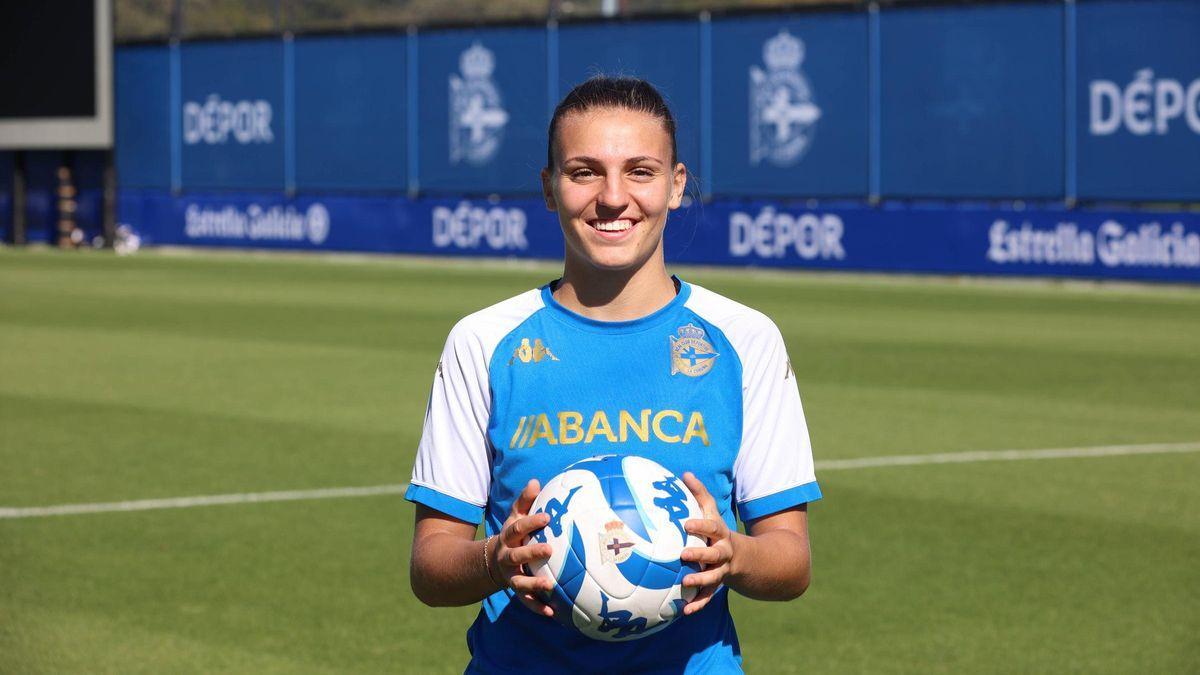 Dépor Abanca, Marisa García'yı 2028'e Kadar Kalıcı Olarak Kadrosuna Kattı: Genç Yıldız Real Madrid'e Veda Etti