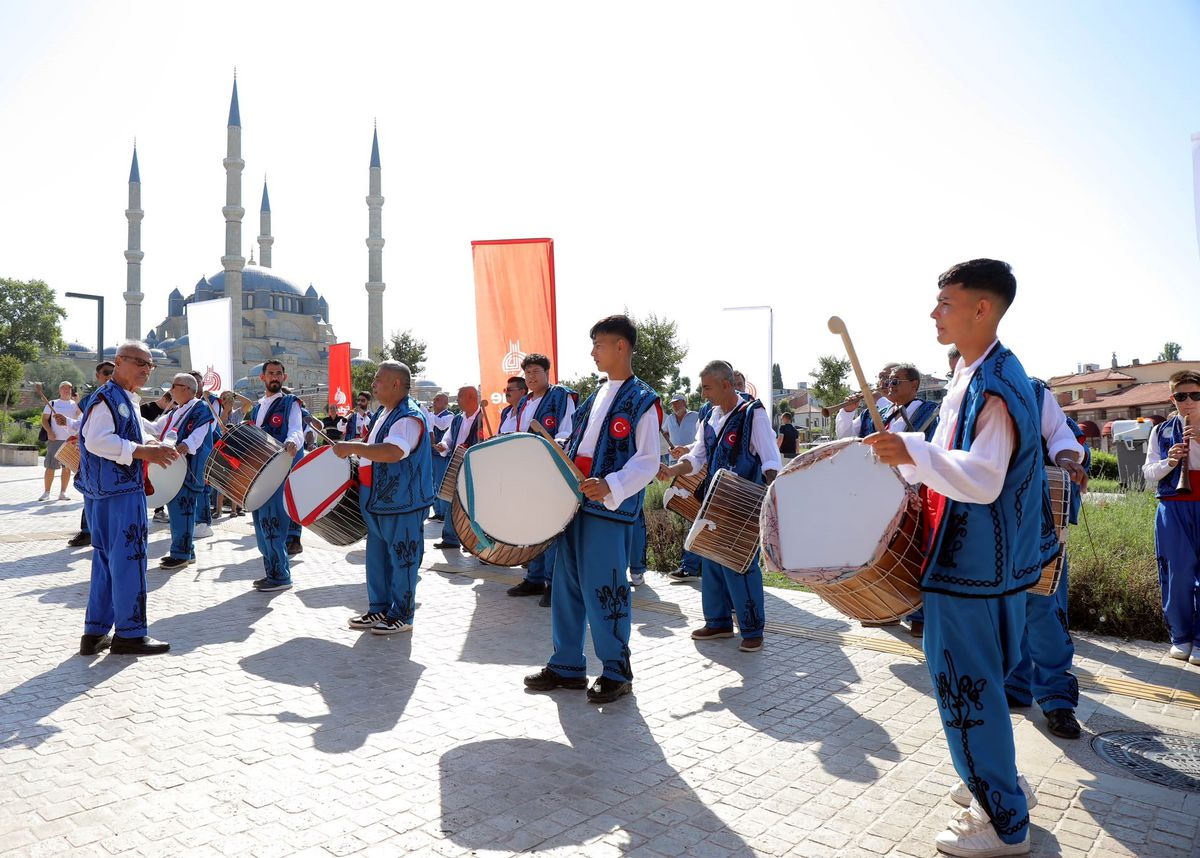 Tarihi Kırkpınar Yağlı Güreşleri 665. Kez Davul-Zurna Eşliğinde Başladı